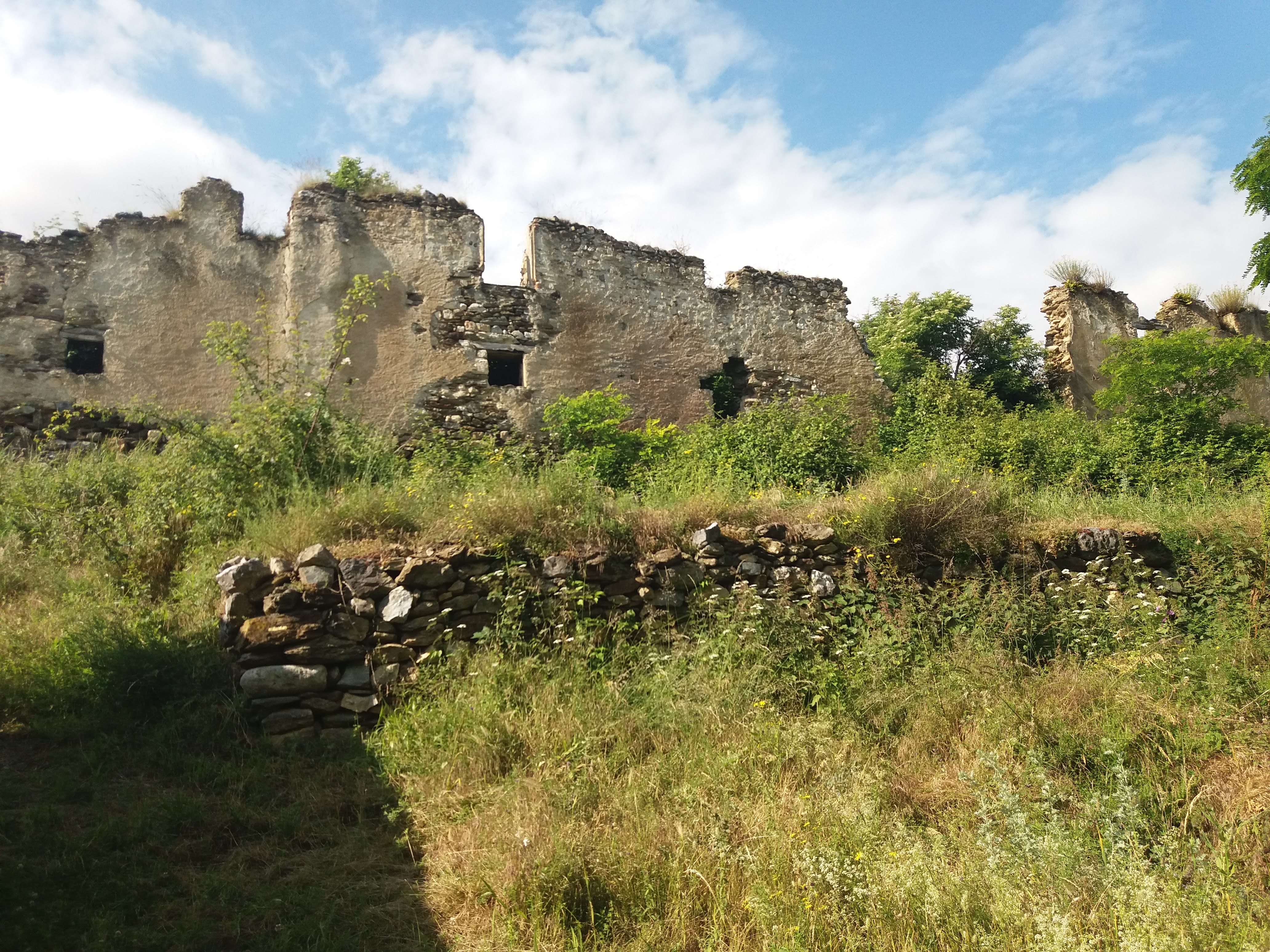 Listes Des Villages Abandonnés à Vendre 2021 EN, LE VILLAGE ABANDONNE NYER | Les Pyrenées