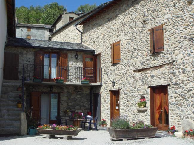 Cal Viatger Enveitg Pyrenees Andorre façade exterieure