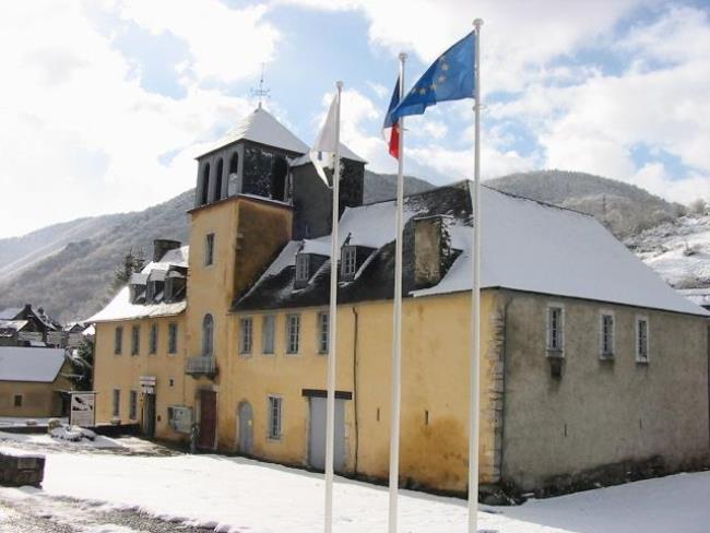 Château des Nestes sous la neige