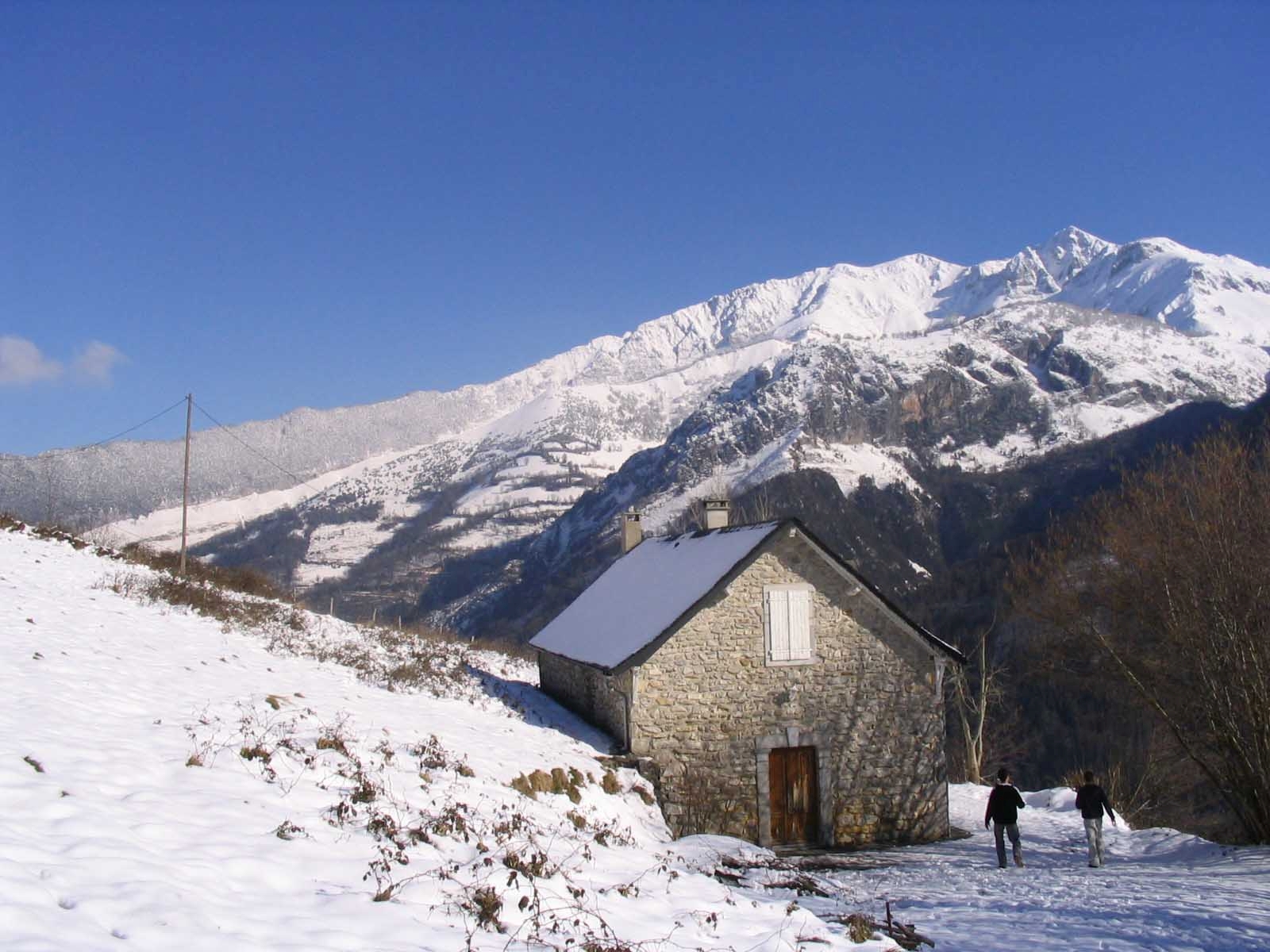 Gite-Apiou-sous-la-neige 