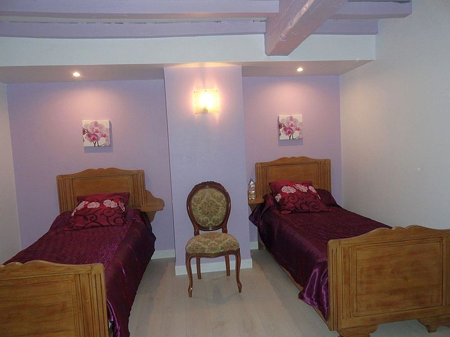 Location Loubet - Maison 10 pers - 14 - Chambre 2 lits violette - Mendive 
