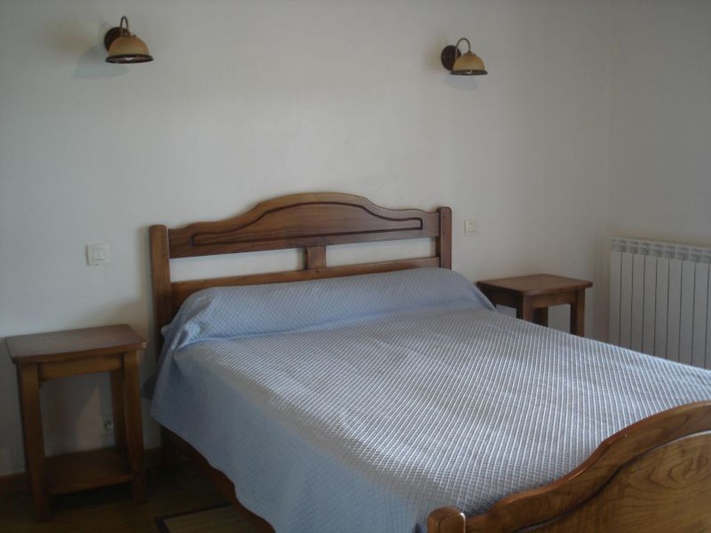 Location erramoun - Ametzaldia RDC - Deuxième chambre lit double - Irouléguy 