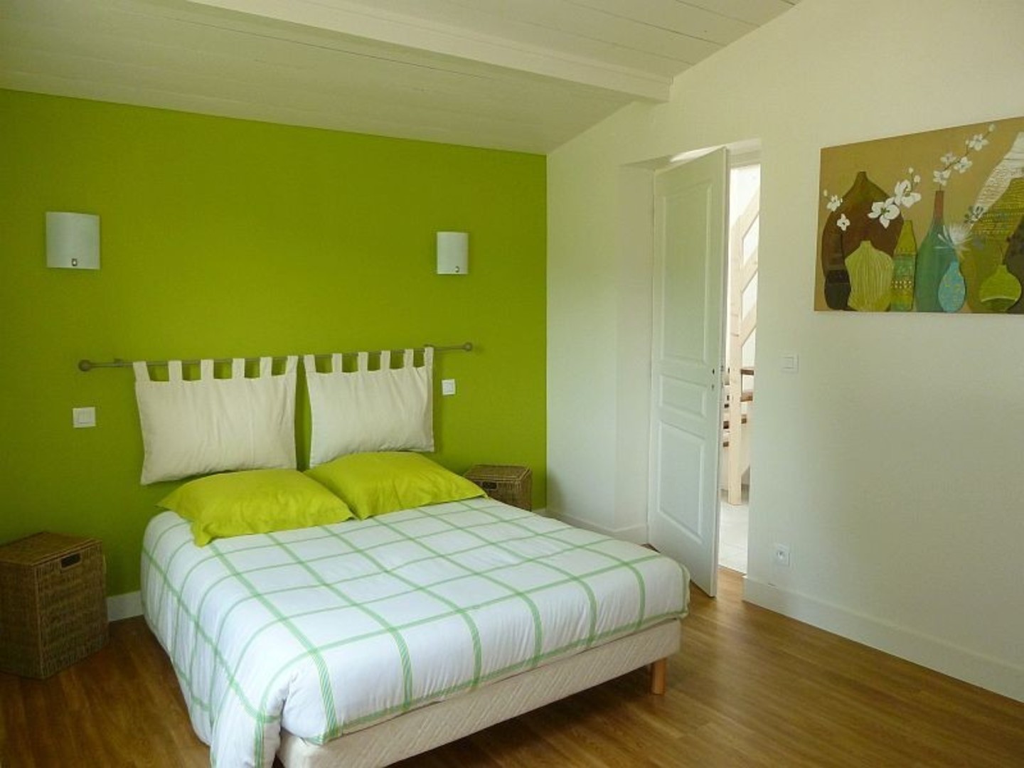 Maison-Daguerre-chambre-lit-double-verte.---Ahaxe 