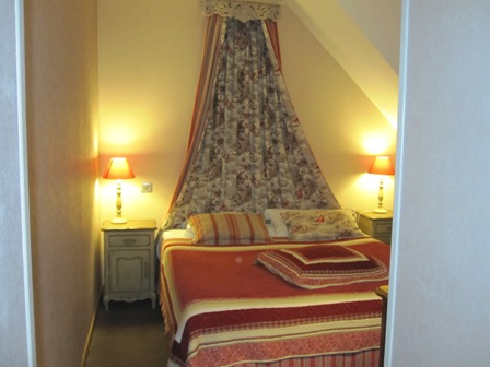 chambre2-hotelleviscos-saintsavin-hautespyrenees 